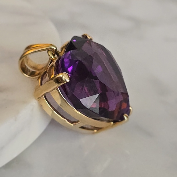 35.11ct Amethyst Classic Heart Pendant set in 14K Yellow Gold. Incl Appraisal - Picture 3 of 11